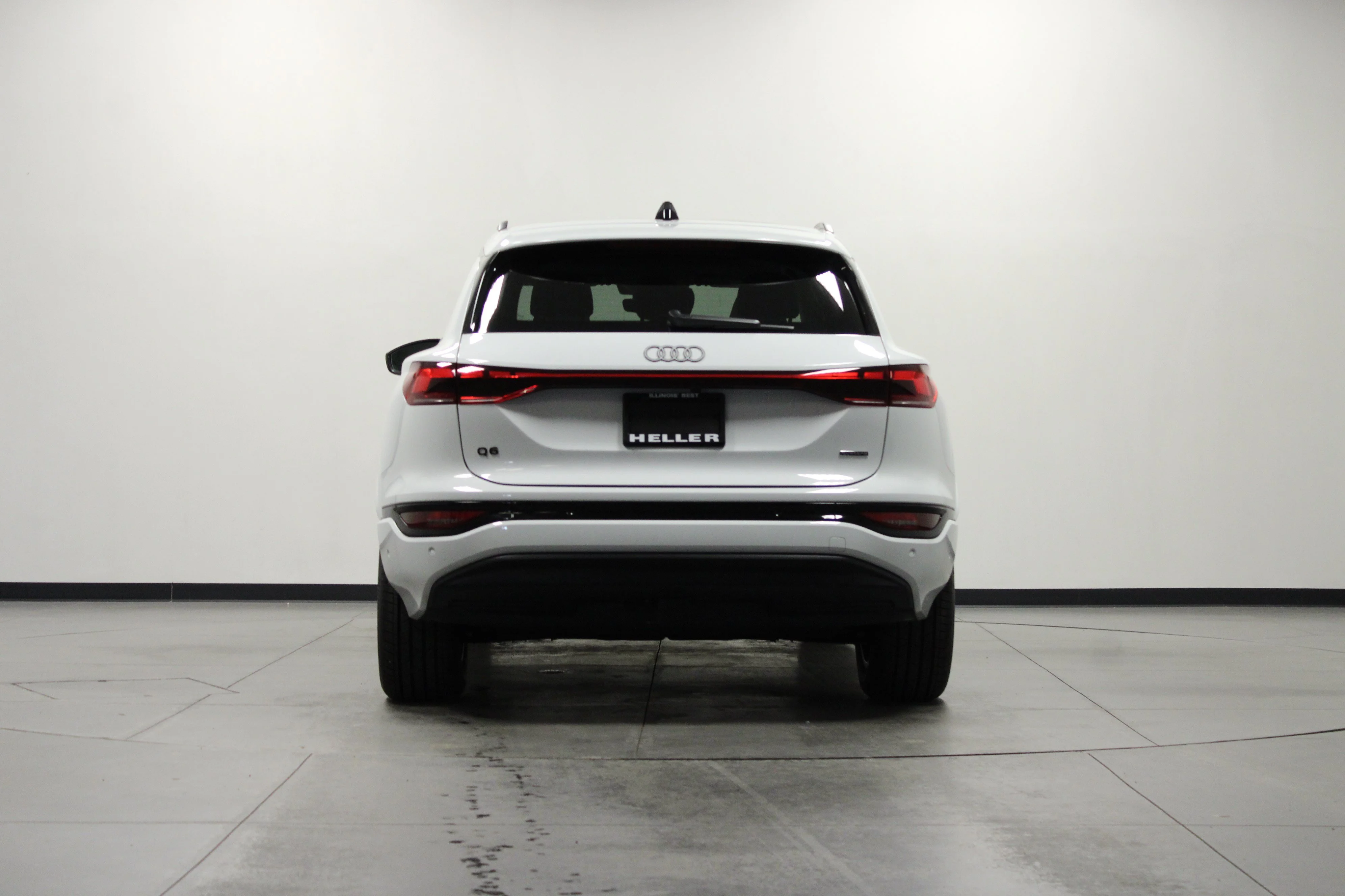 Used 2025 Glacier White Metallic Audi Premium Plus image 5