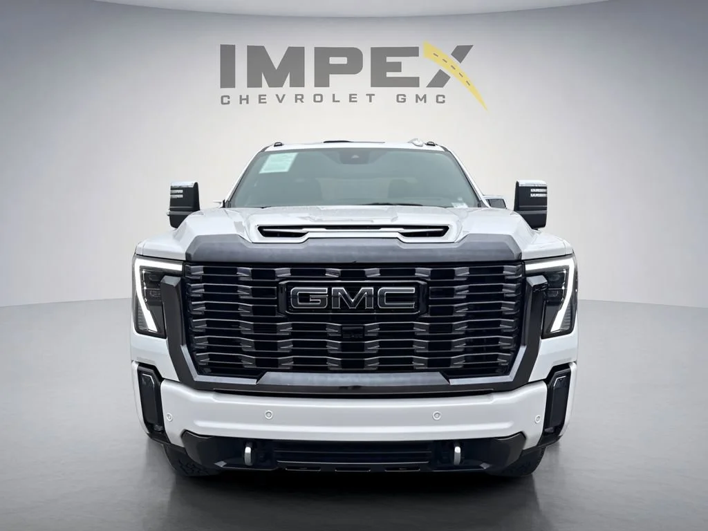 Used 2024 White Frost Tricoat GMC Denali Ultimate image 8