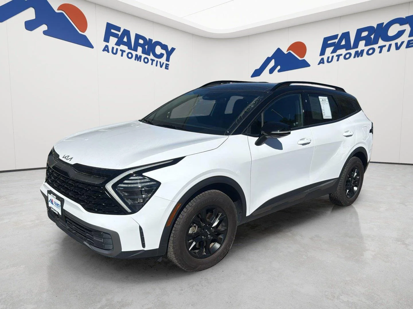Used 2024 Glacial White Pearl/Ebony Black Roof Kia X-Pro image 3