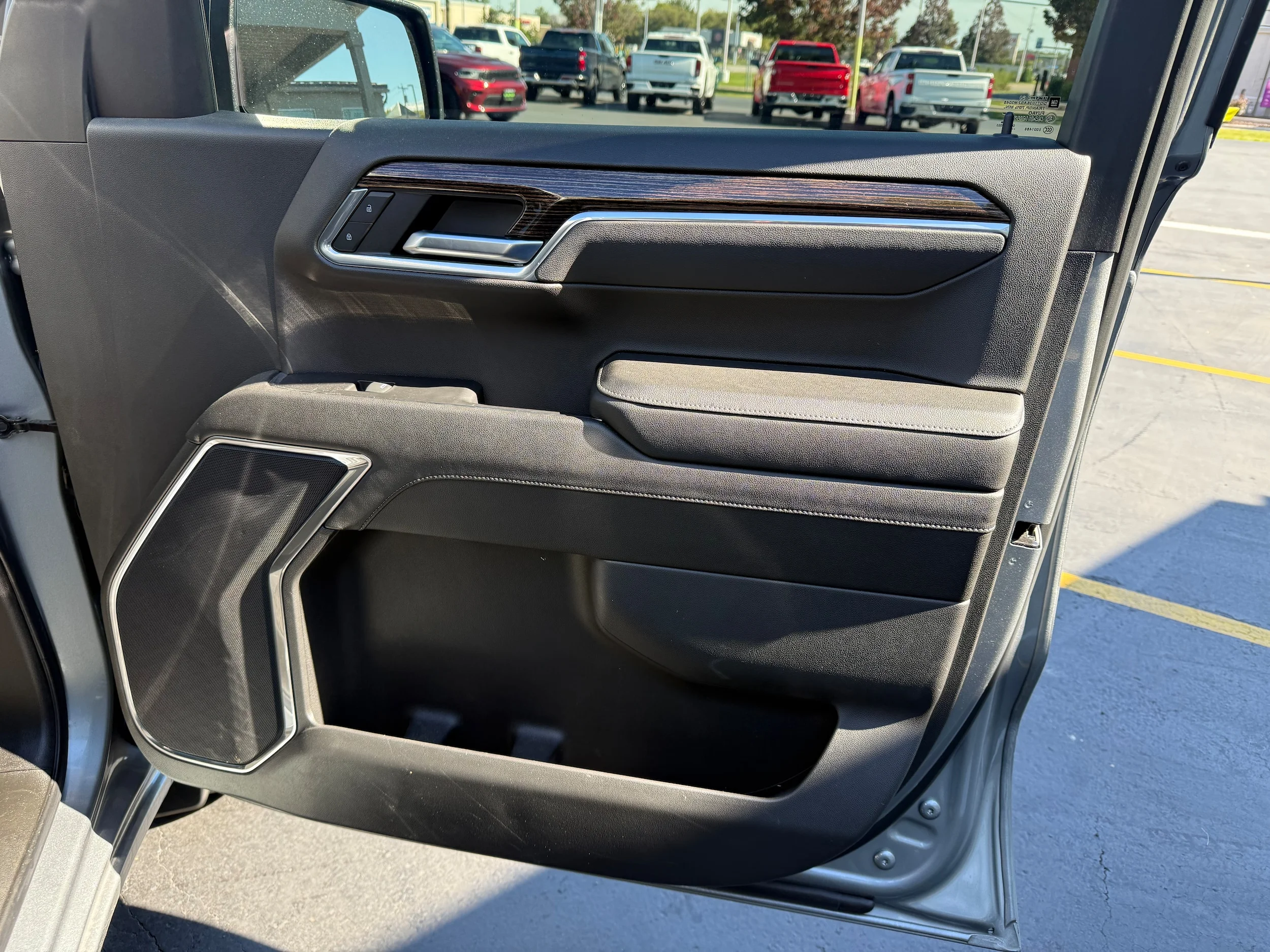 Used 2023 Sterling Metallic GMC Elevation image 26