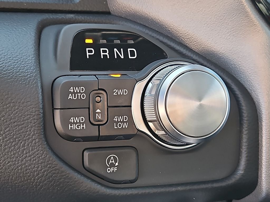 New 2026 Diamond Black Crystal Pearl-Coat Exterior Paint RAM Laramie image 20