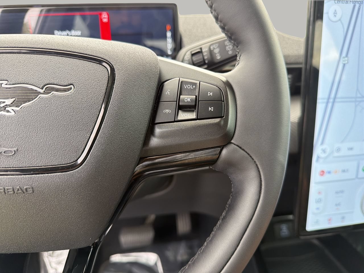 Used 2023 White Metallic Ford Premium image 29