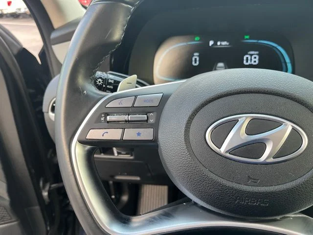 Used 2025 White Hyundai SEL image 23