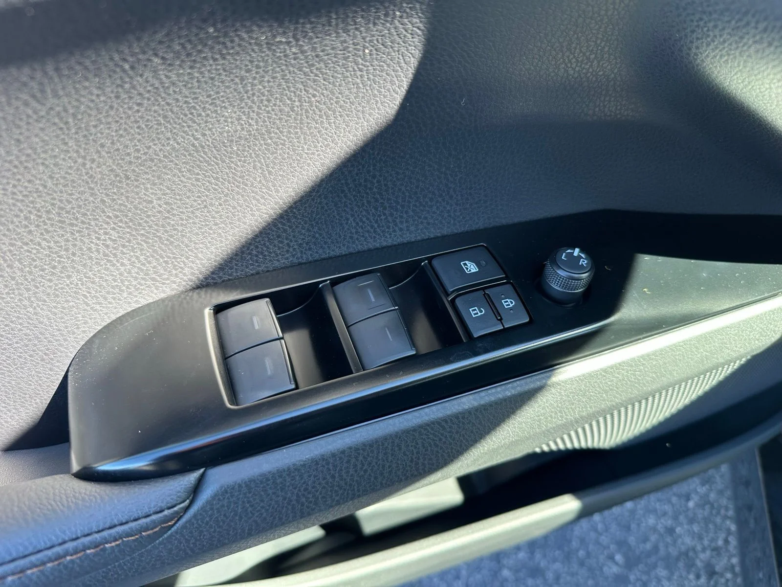2026 Toyota Camry XLE - Photo 10