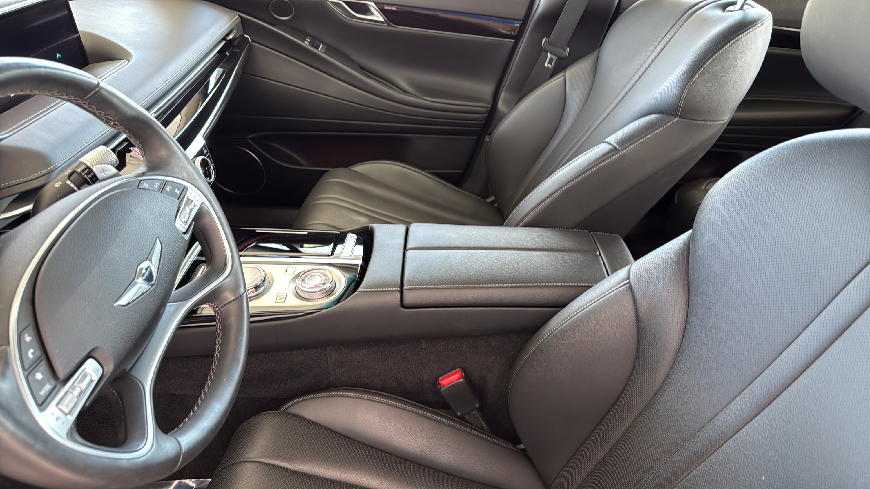 Used 2023 Savile Silver Genesis 2.5T image 17