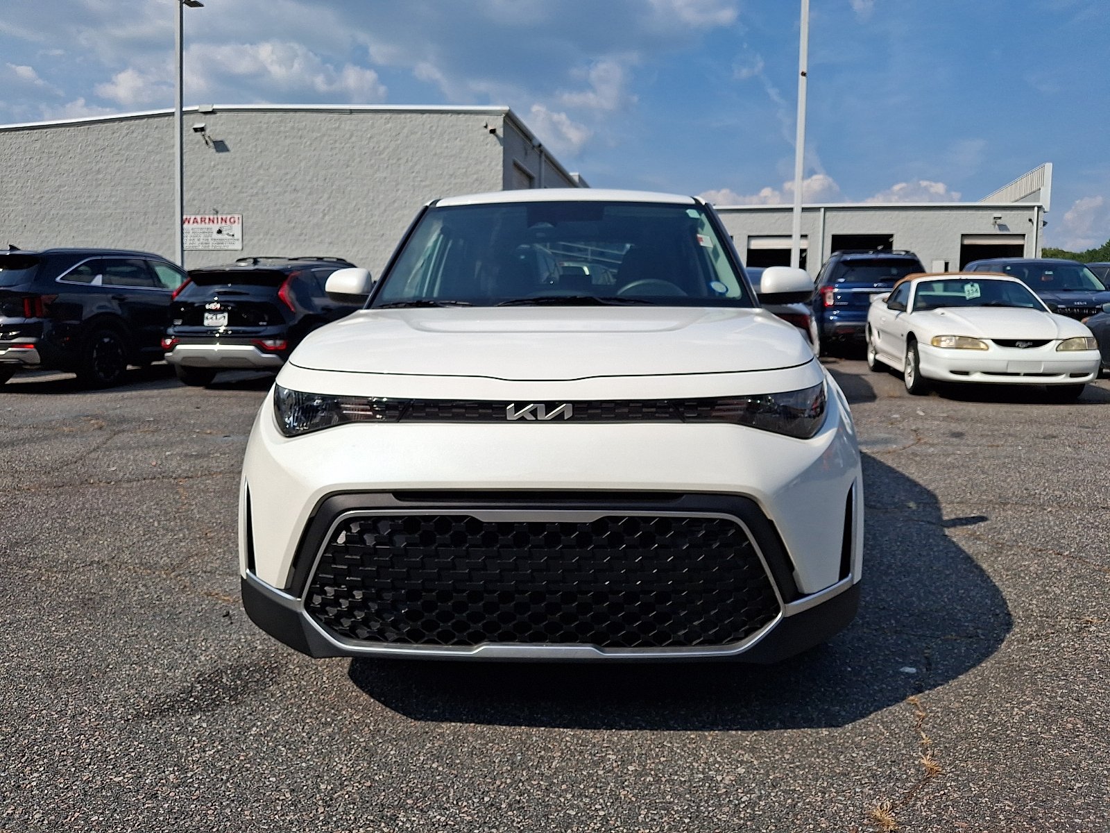 Certified Used 2025 Snow White Pearl Kia LX image 2