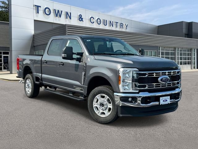 New 2026 Carbonized Gray Metallic Ford XLT image 1