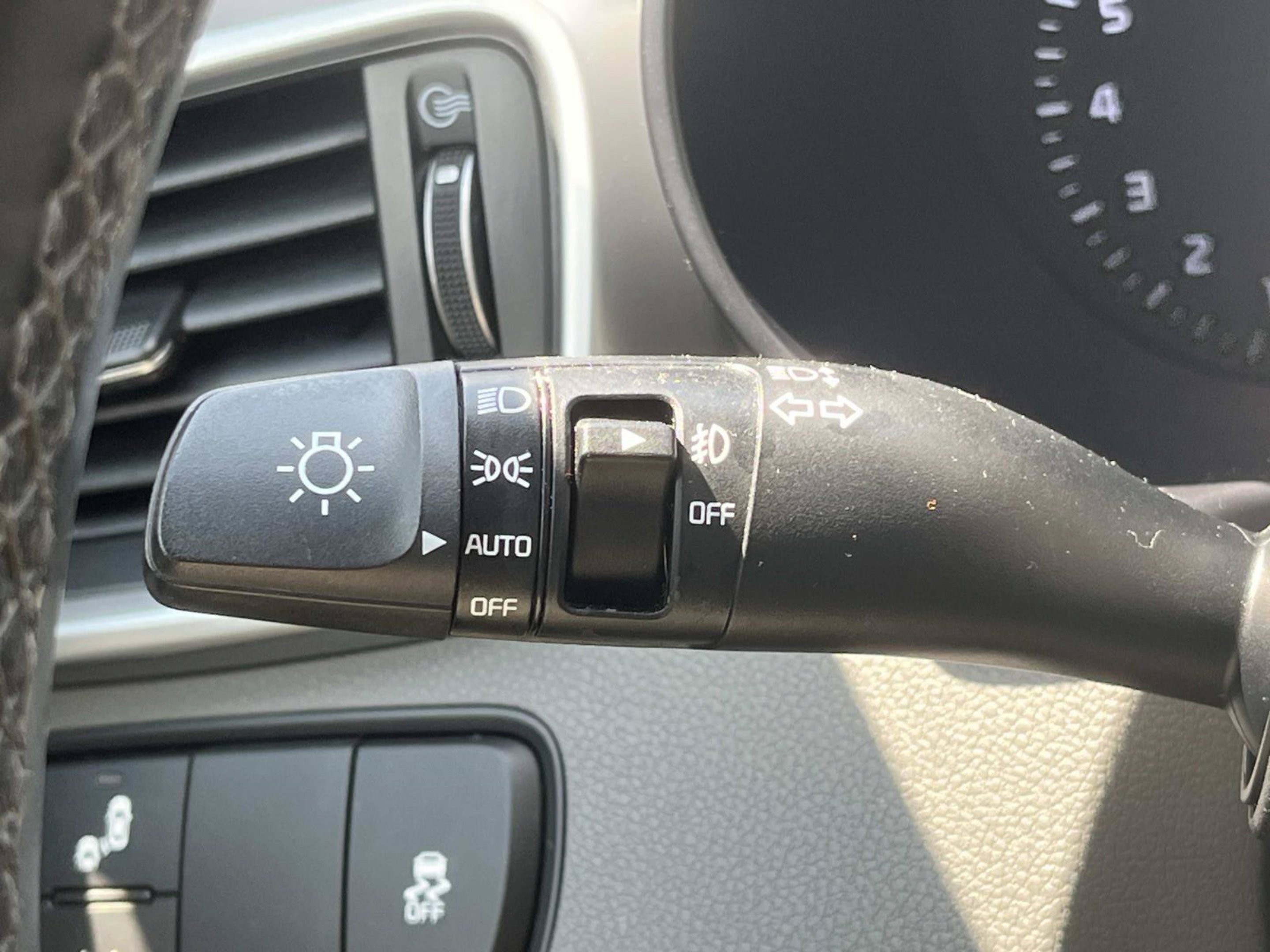 Used 2020 Imperial Blue Kia SX V6 image 47