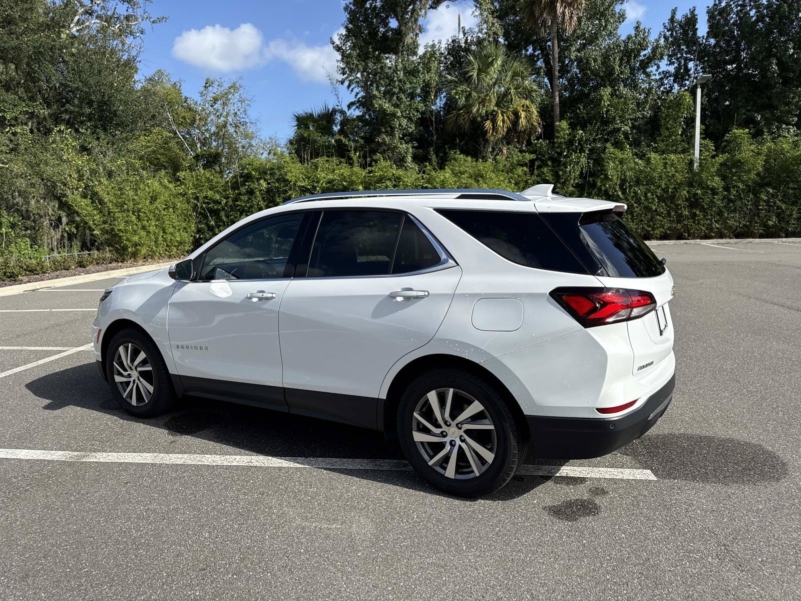 Used 2023 SUMMIT WHITE Chevrolet Premier image 4