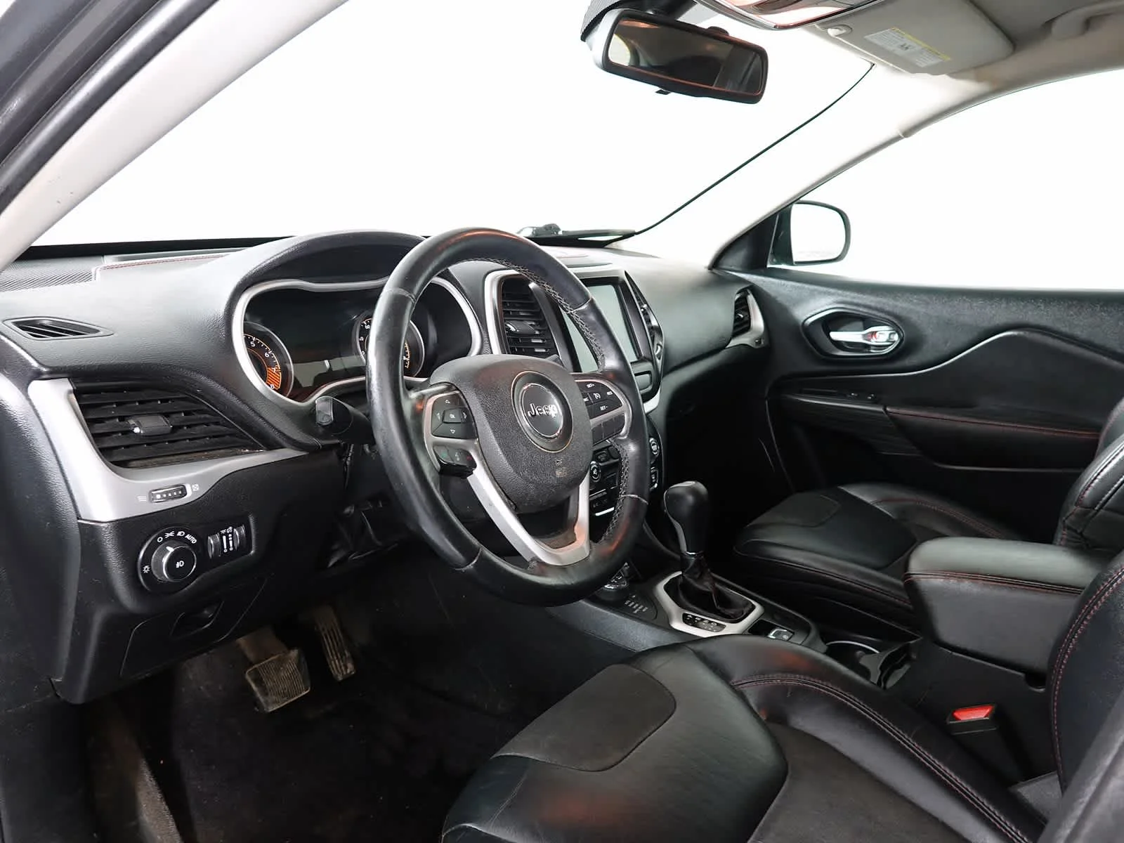 Used 2016 Granite Crystal Metallic Clearcoat Jeep Trailhawk image 16