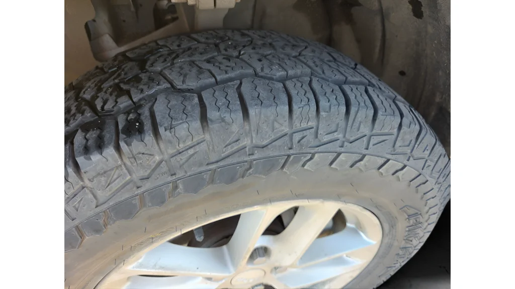 Used 2024 White Jeep Laredo X image 20