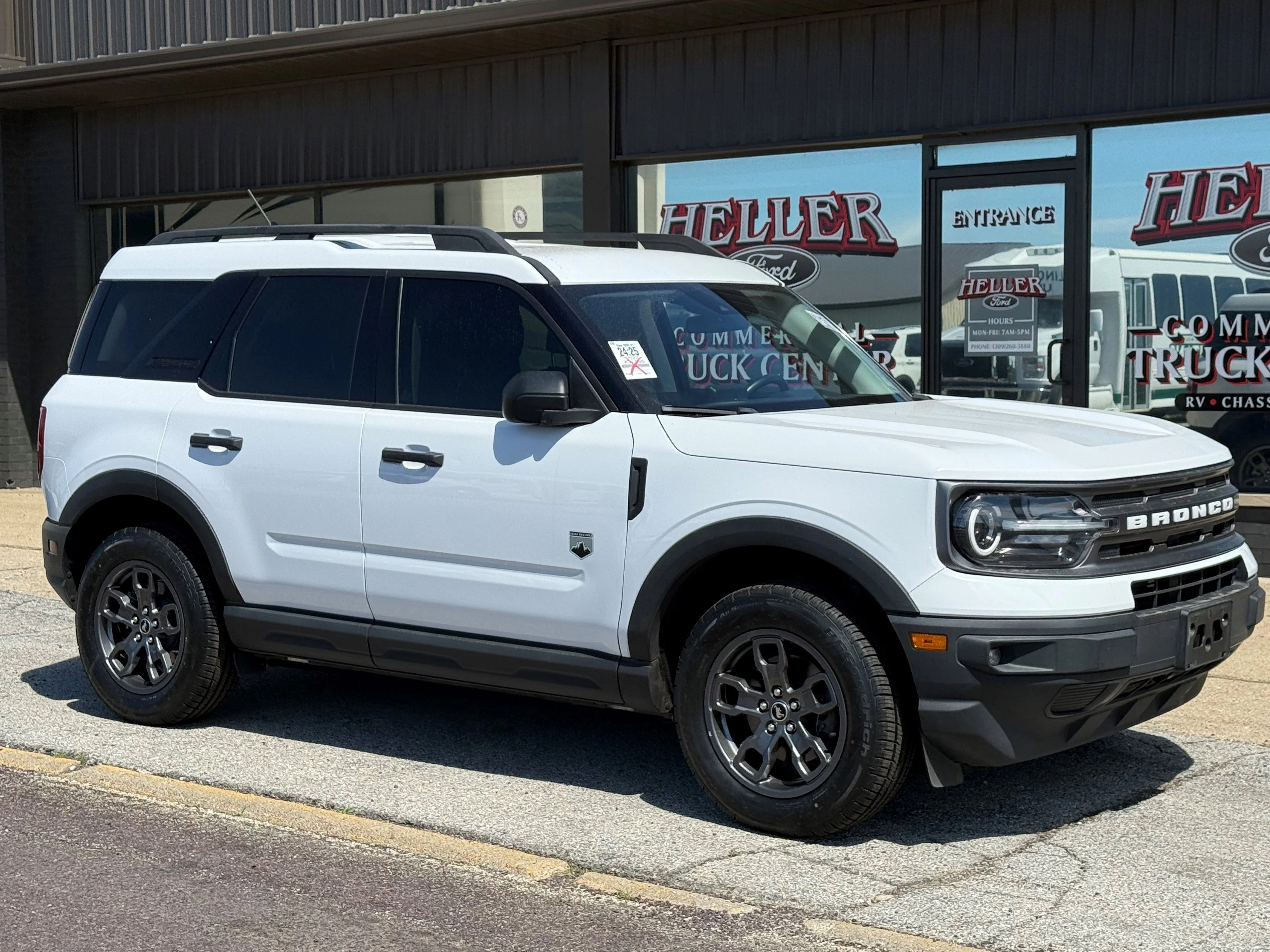 Used 2022 Oxford White Ford Big Bend image 3