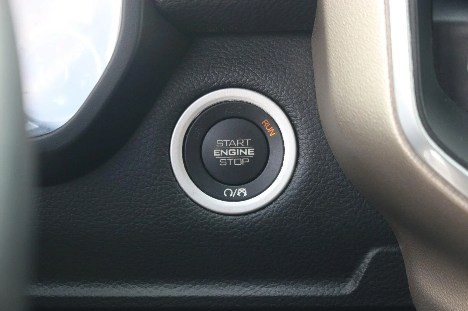 Used 2020 White Ram Laramie image 32