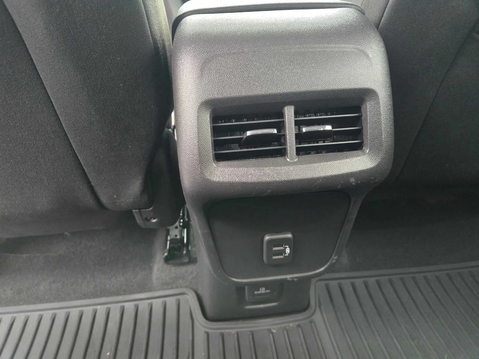 Used 2024 Summit White Chevrolet LT image 15