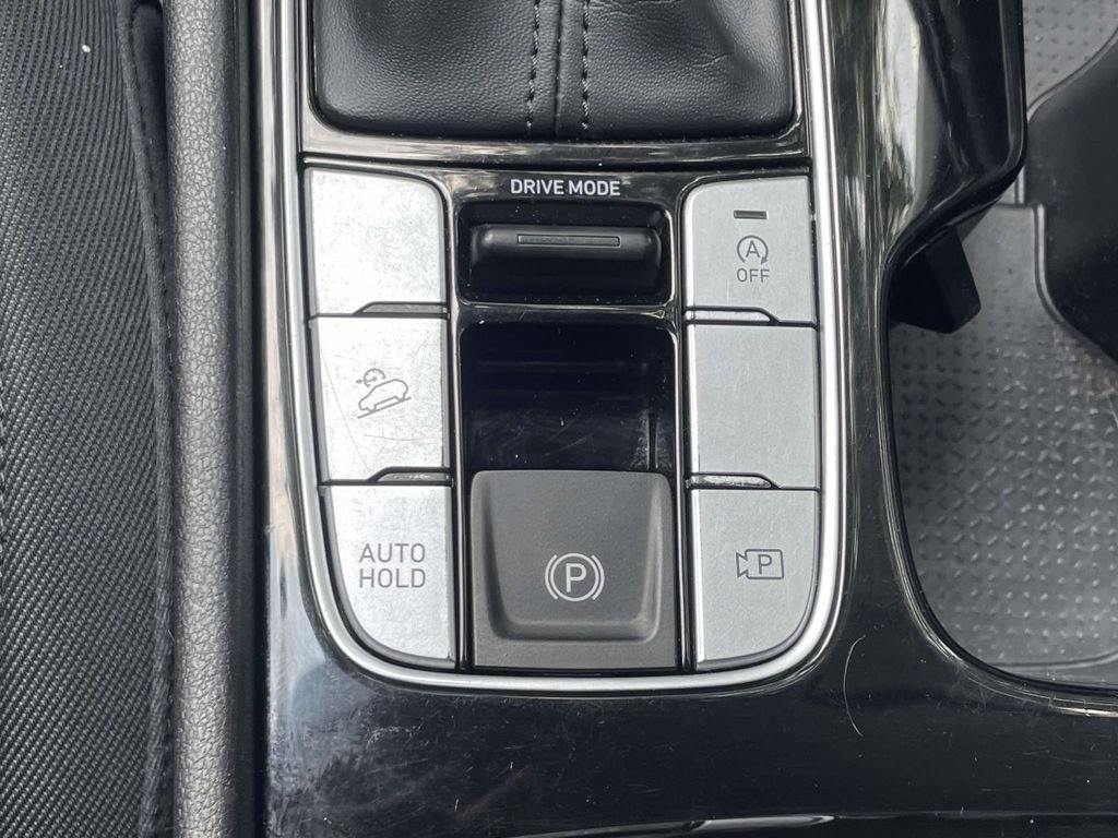 Used 2022 Gray Hyundai SEL image 30