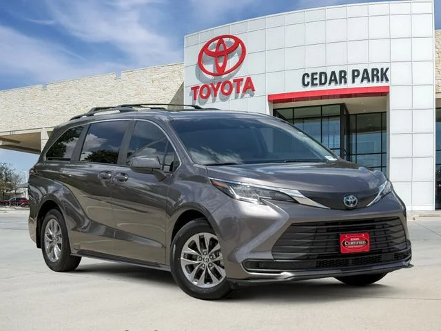 2023 Toyota Sienna LE