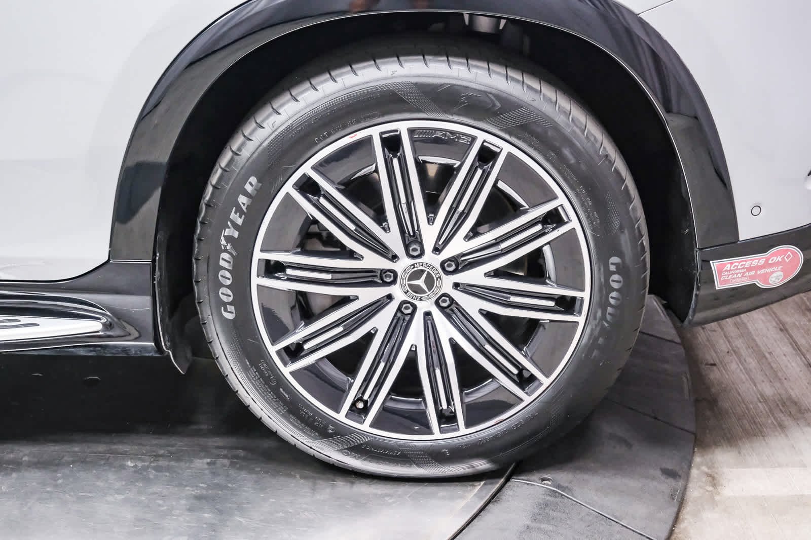 Certified Used 2023 MANUFAKTUR Alpine Grey Mercedes-Benz EQS 450+ image 9