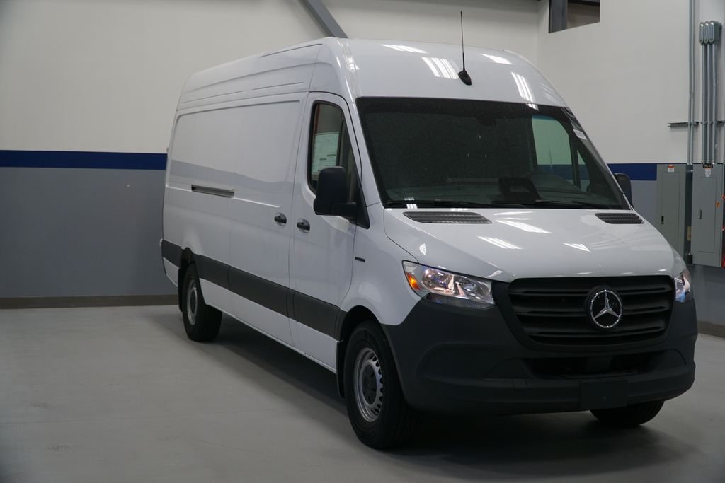 2025 Mercedes-Benz eSprinter 2500 170 WB High Roof's photo