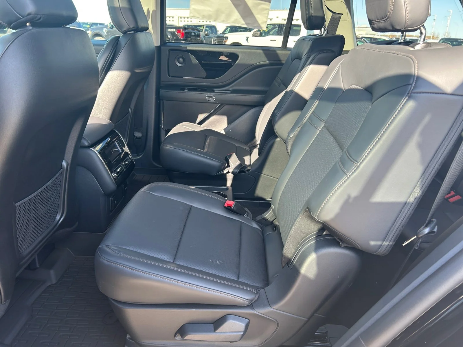New 2026 Infinite Black Metallic Clearcoat Lincoln Premiere image 18