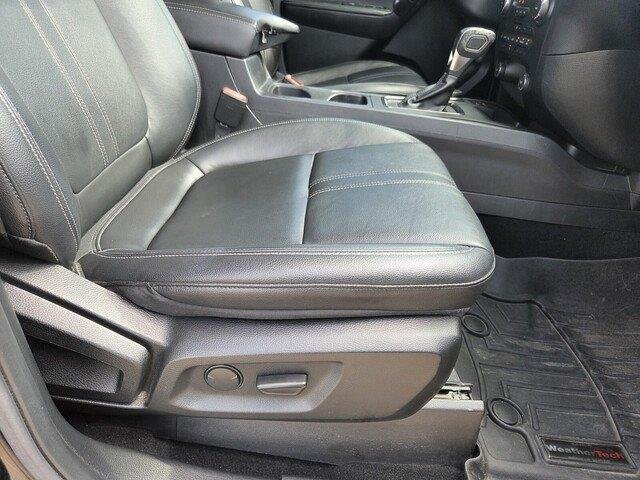 Used 2019 Shadow Black Ford LARIAT image 31