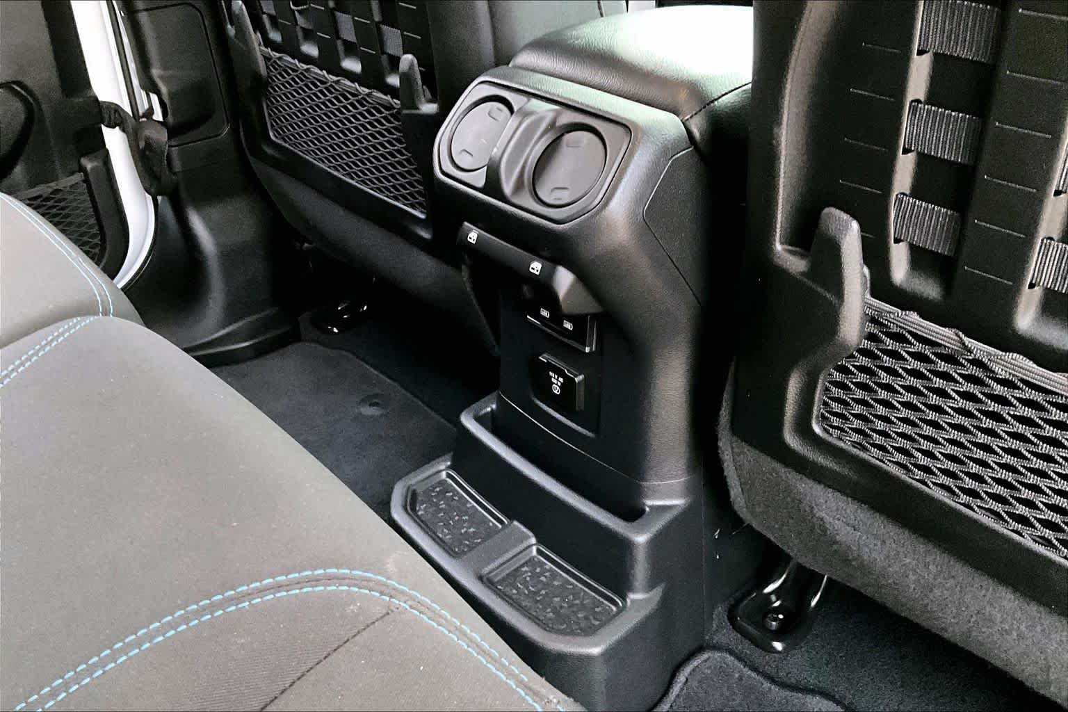 Used 2022 Bright White Clearcoat Jeep Unlimited Rubicon image 29