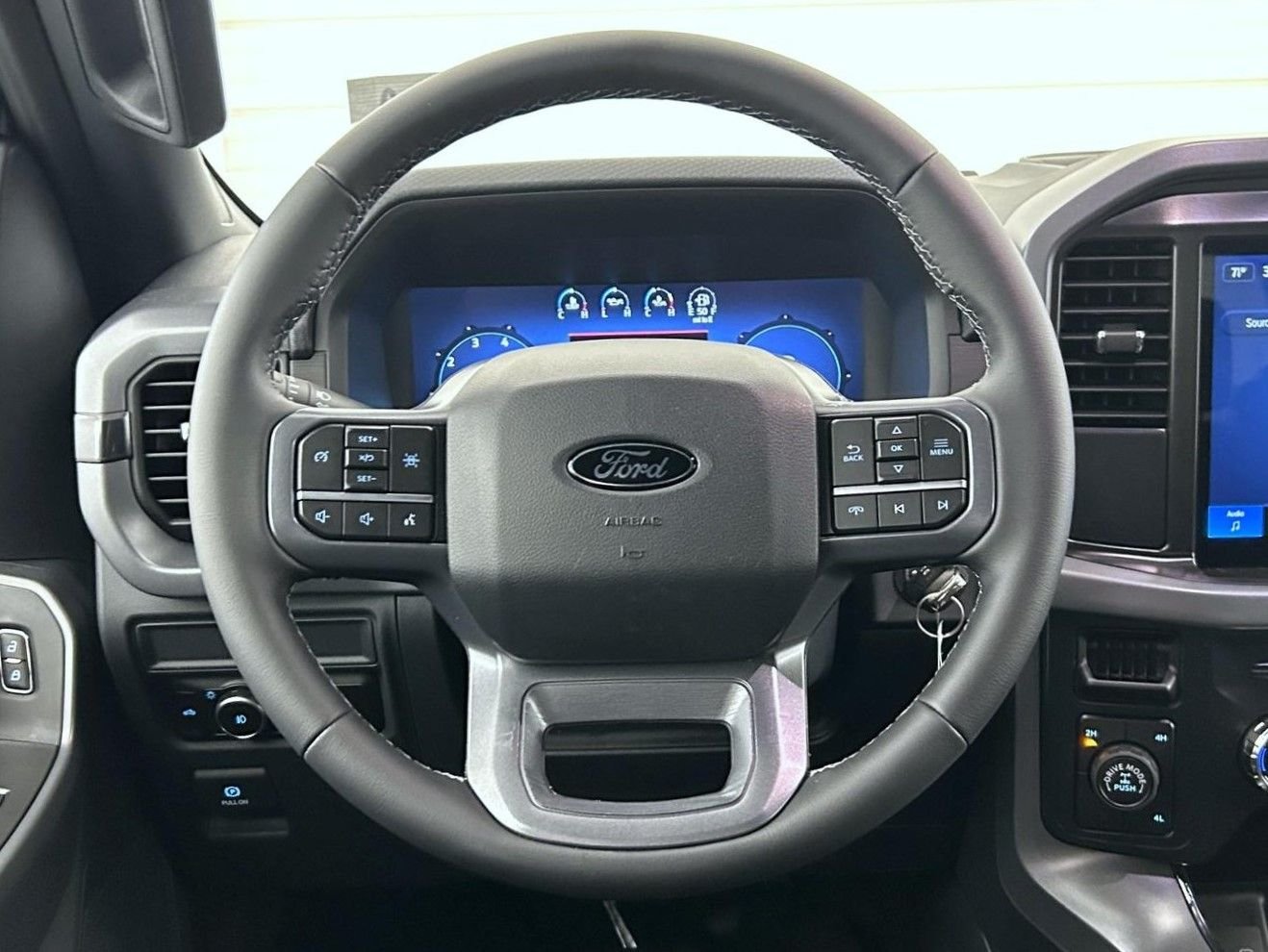 New 2026 Oxford White Ford XLT image 11