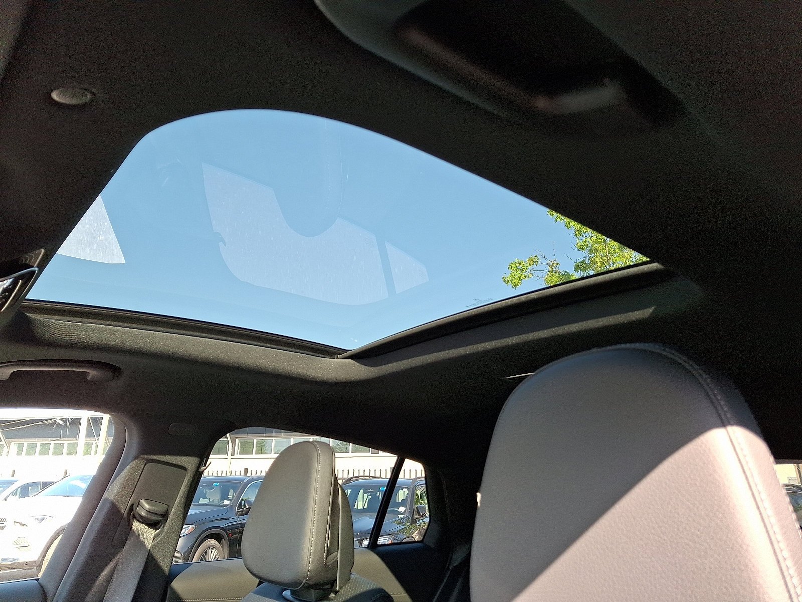 New 2026 Cirrus Silver Metallic Mercedes-Benz GLC 300 image 9