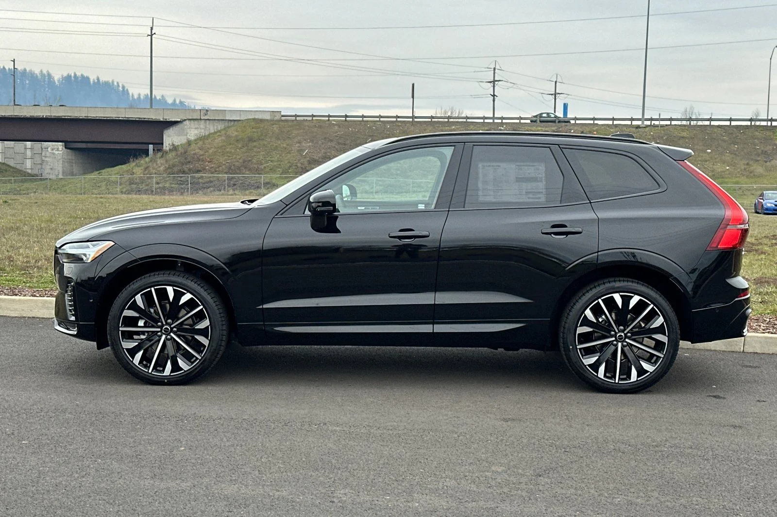 New 2026 Onyx Black Volvo Ultra image 6