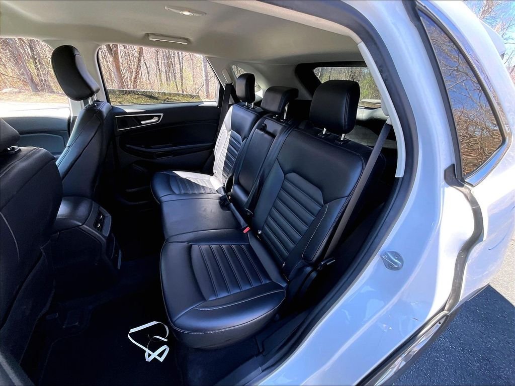 Used 2023 White Ford SEL image 15