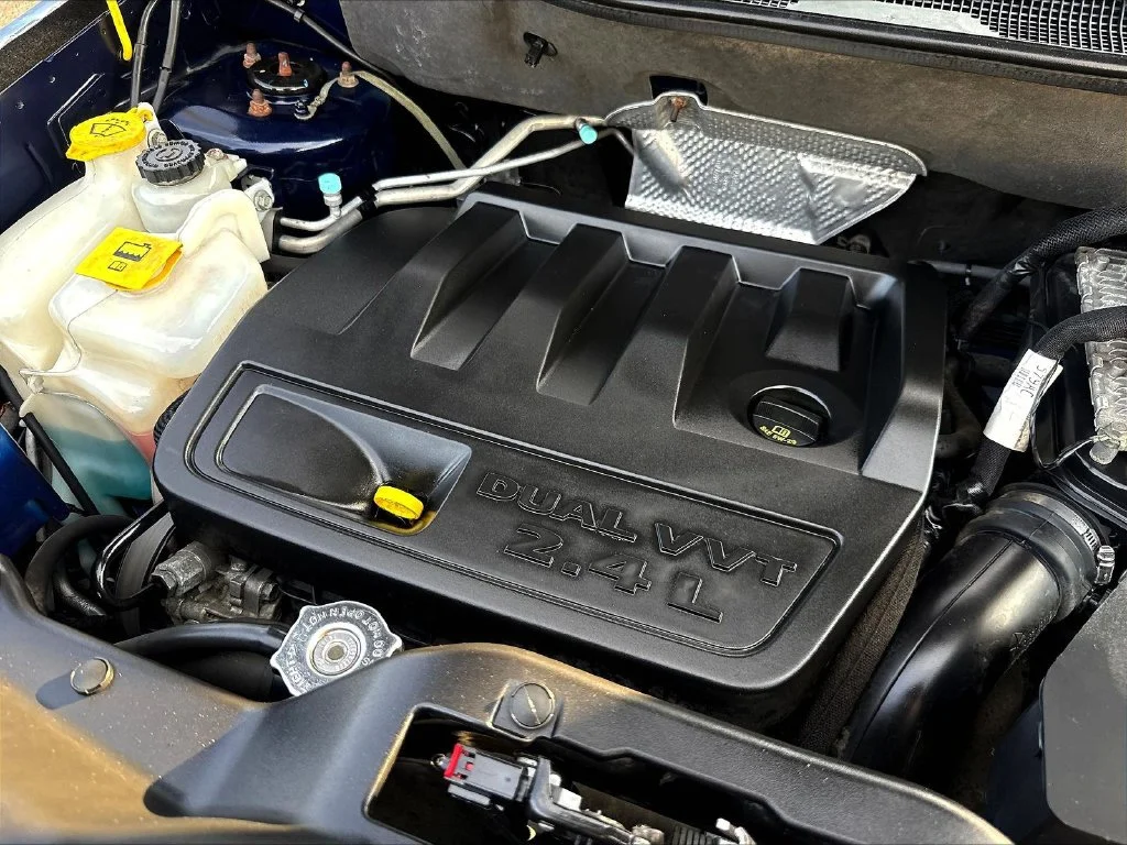 Used 2015 True Blue Pearlcoat Jeep Latitude image 35