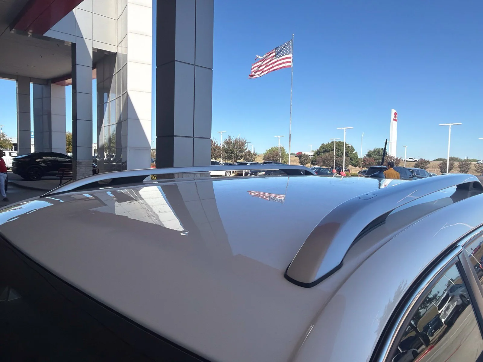 Used 2016 White Jeep Latitude image 5