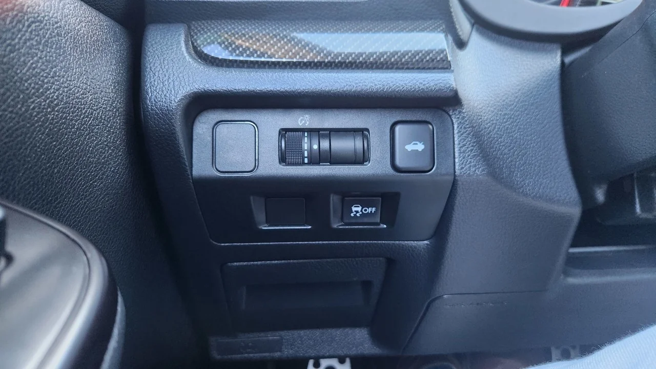Used 2021  Subaru Premium image 19