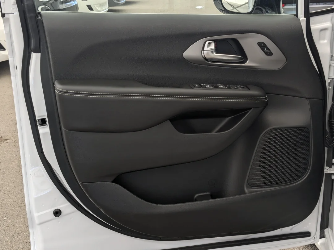 New 2027 White Chrysler Select - - FWD - 8-Passenger Seating - Stow n Go - Remote Start & More! image 12