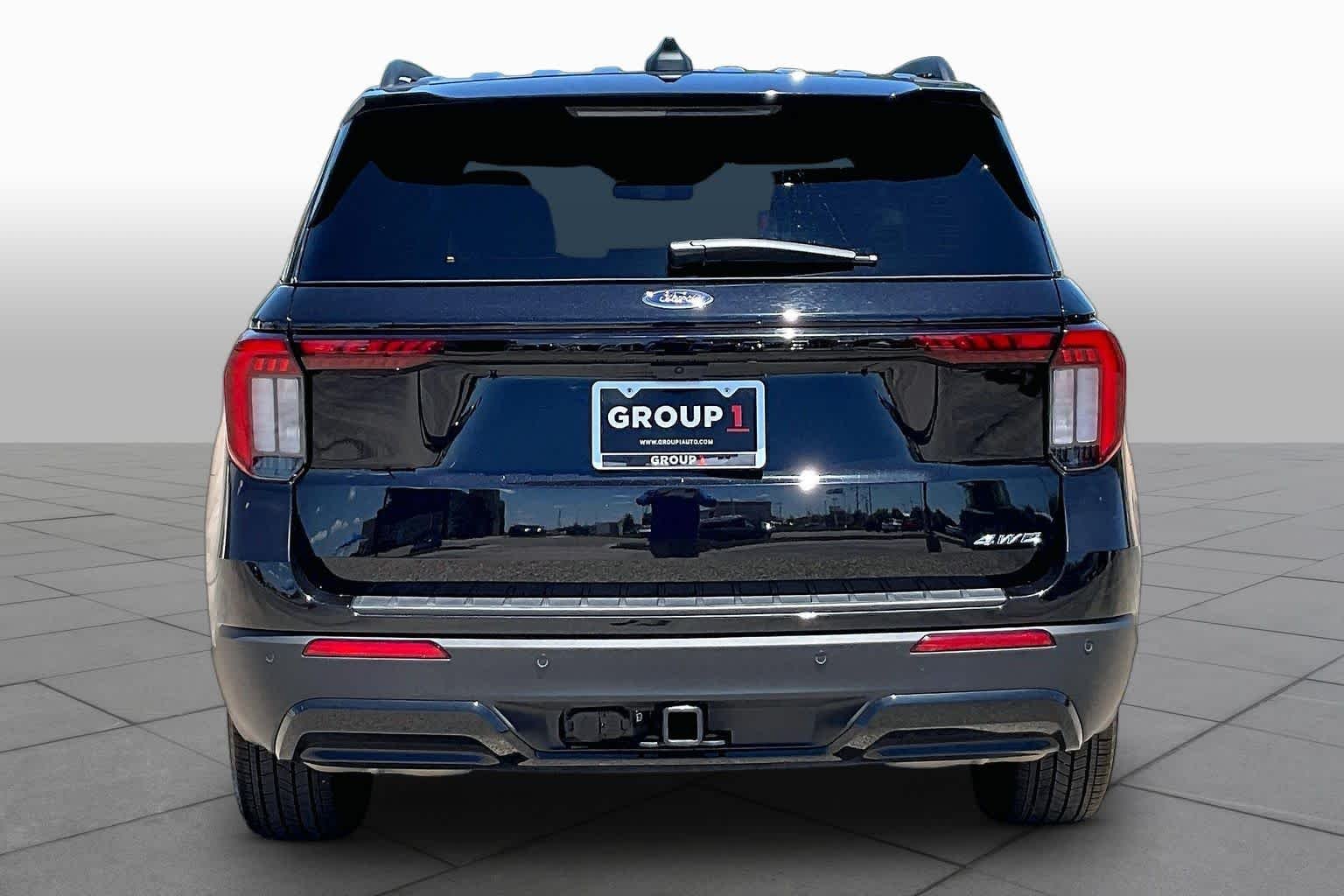 Used 2026 Agate Black Metallic Ford ST-Line image 5