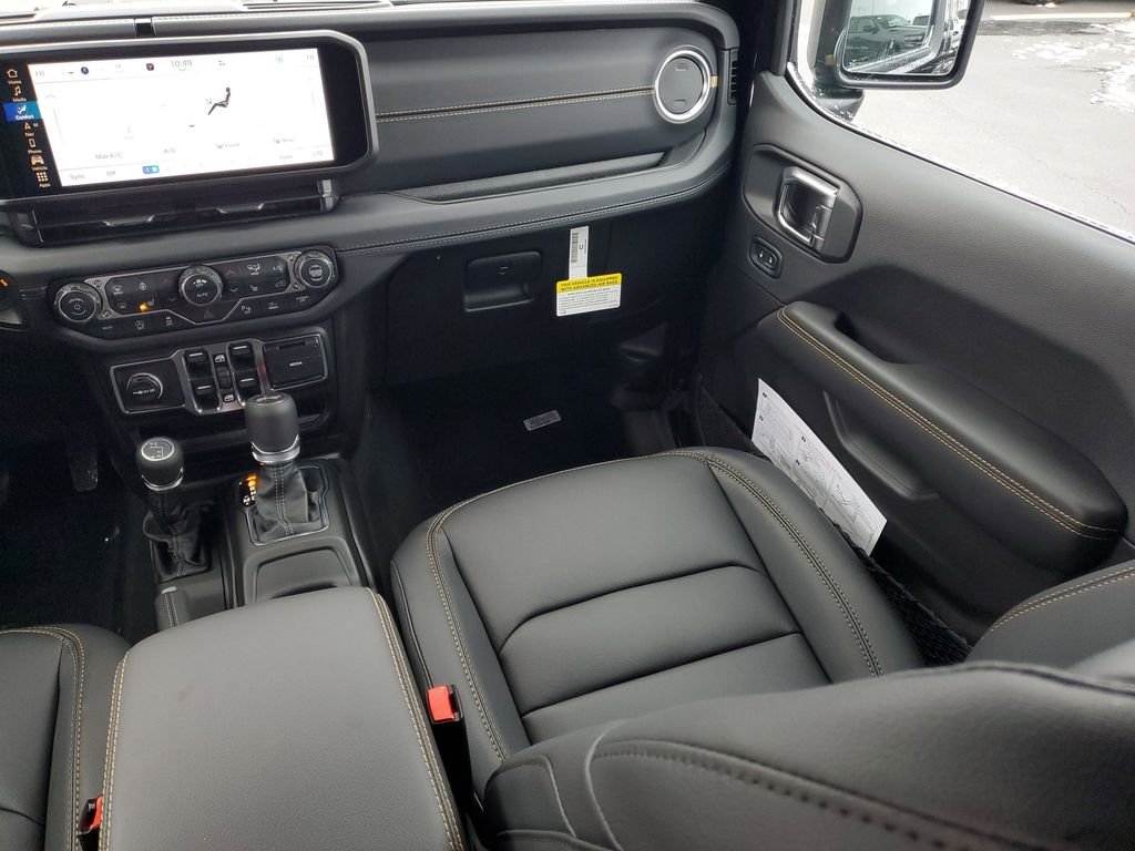 New 2026 Black Clear-Coat Exterior Paint Jeep Sahara image 14