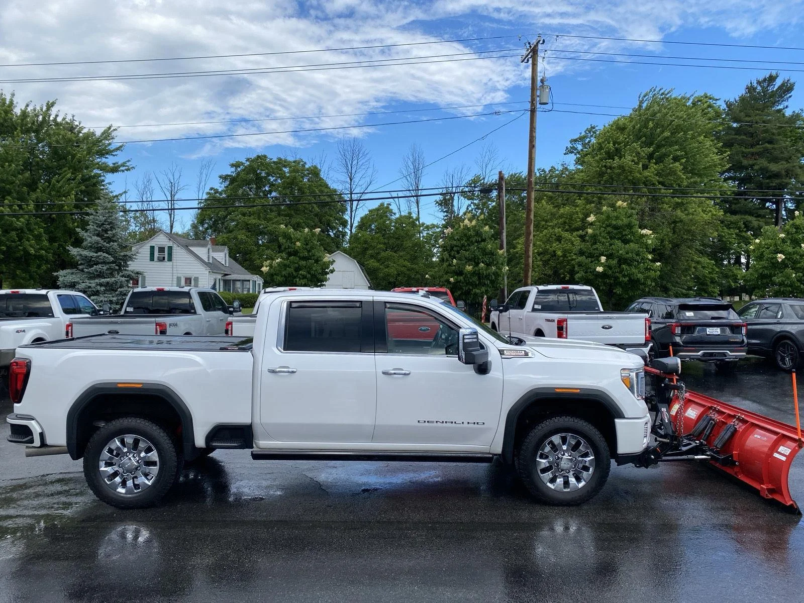 Used 2021 White Frost Tri-Coat GMC Denali image 8