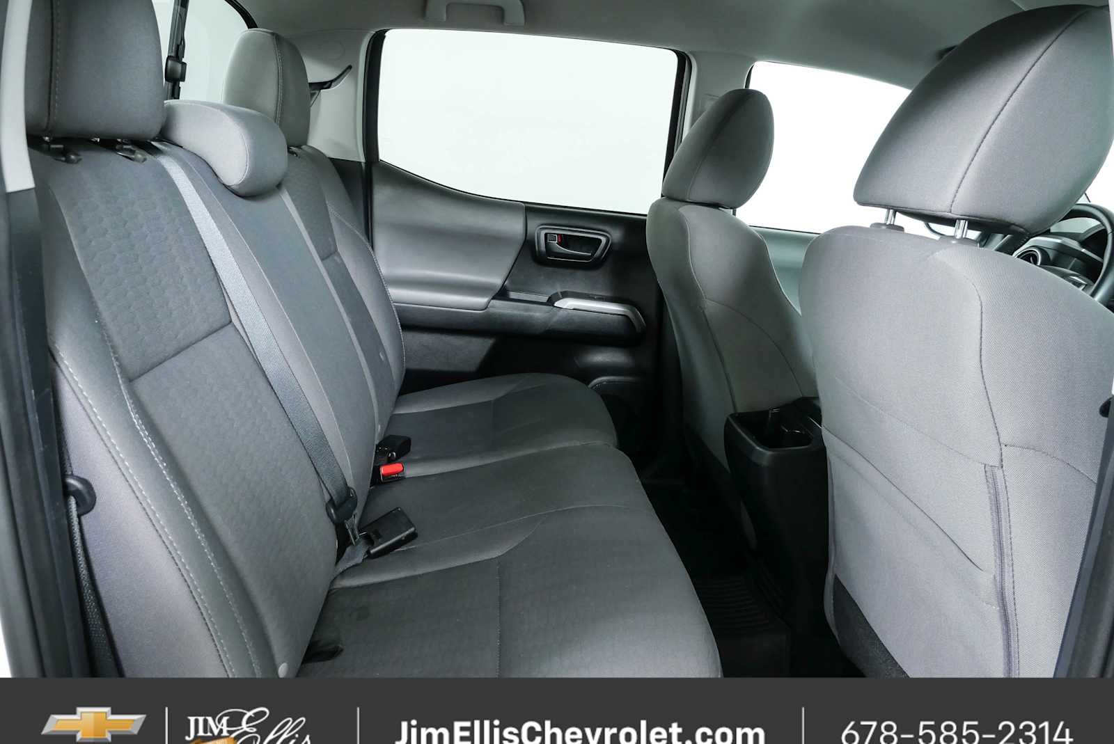 Used 2017 White Toyota SR5 V6 image 18