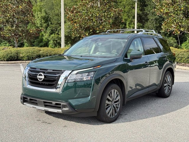 2024 Nissan Pathfinder SL