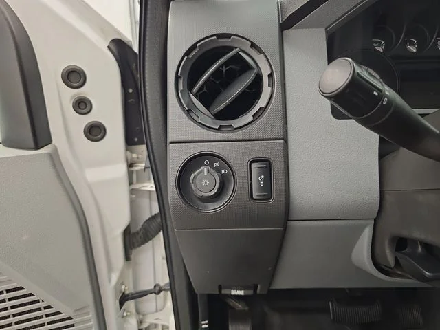 Used 2011 Oxford White Ford XL image 26