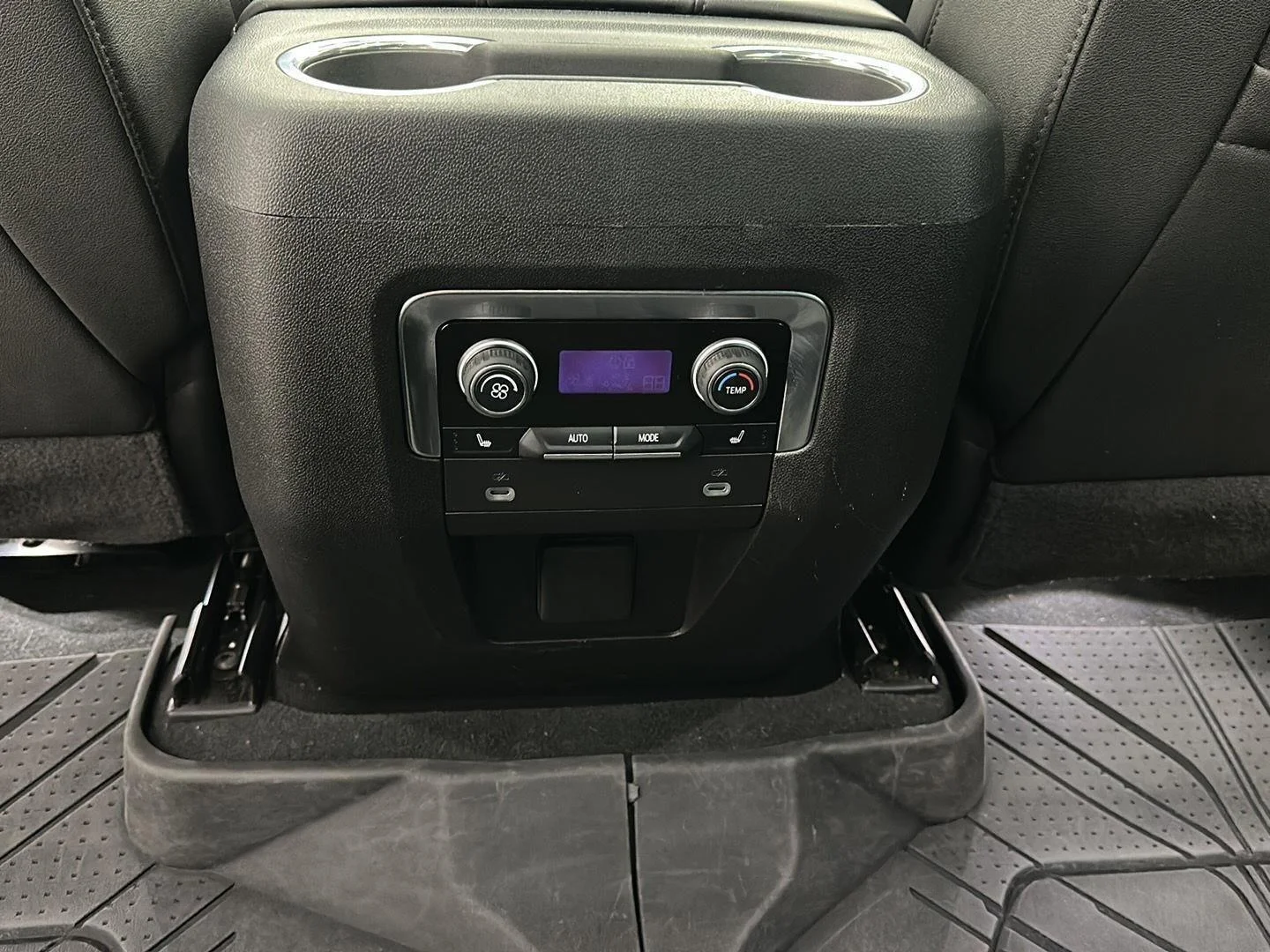 Used 2024 Sterling Gray Metallic Chevrolet LT image 25