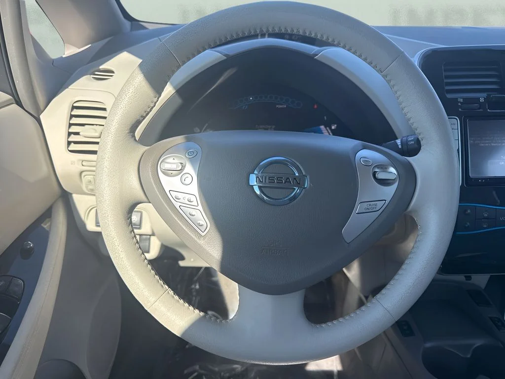 Used 2012 White Nissan SV image 13