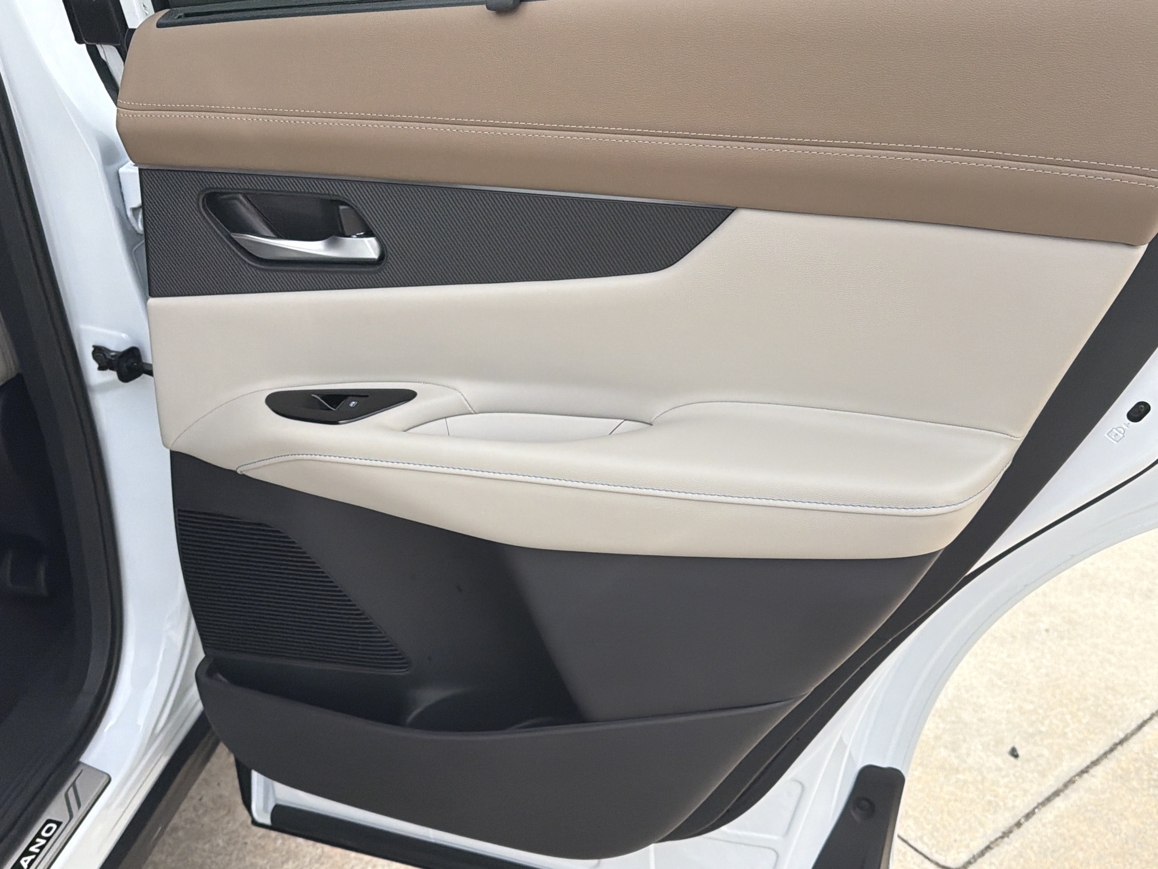 New 2026 Everest White Pearl Tricoat Nissan Platinum image 17