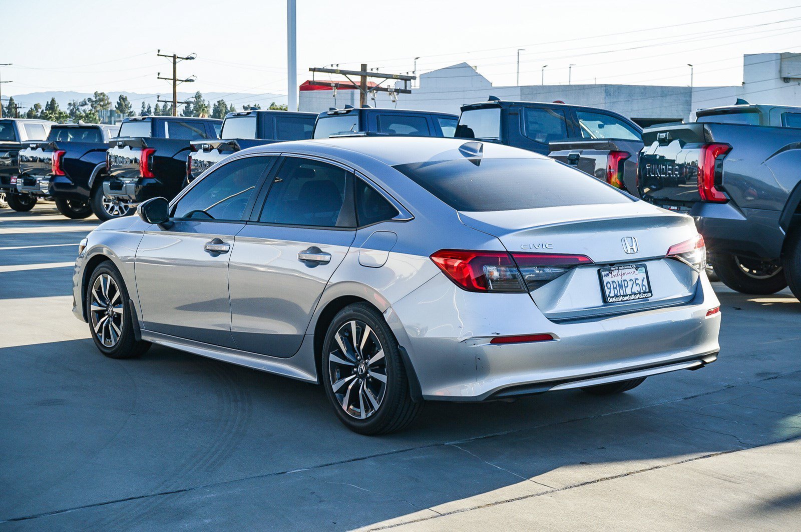 Used 2022 Lunar Silver Metallic Honda EX image 4