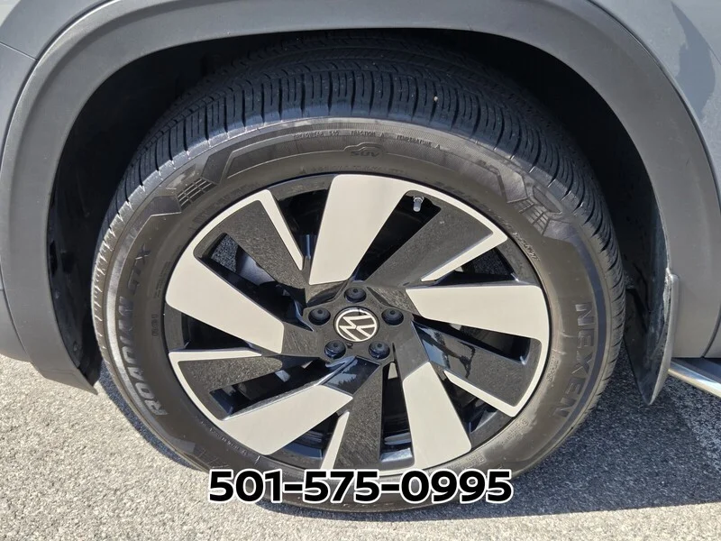 Used 2024 Pure Gray Volkswagen 2.0T SE W/TECHNOLOGY FWD image 21