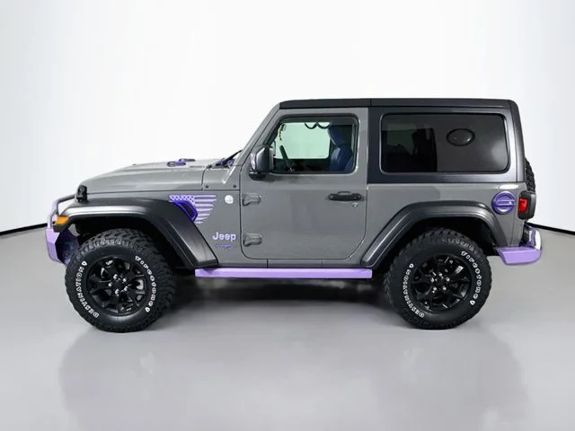 Used 2020 Gray Jeep Sport S image 4