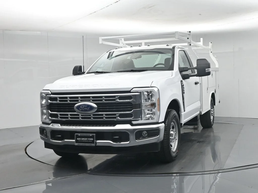New 2026 Oxford White Ford XL image 57