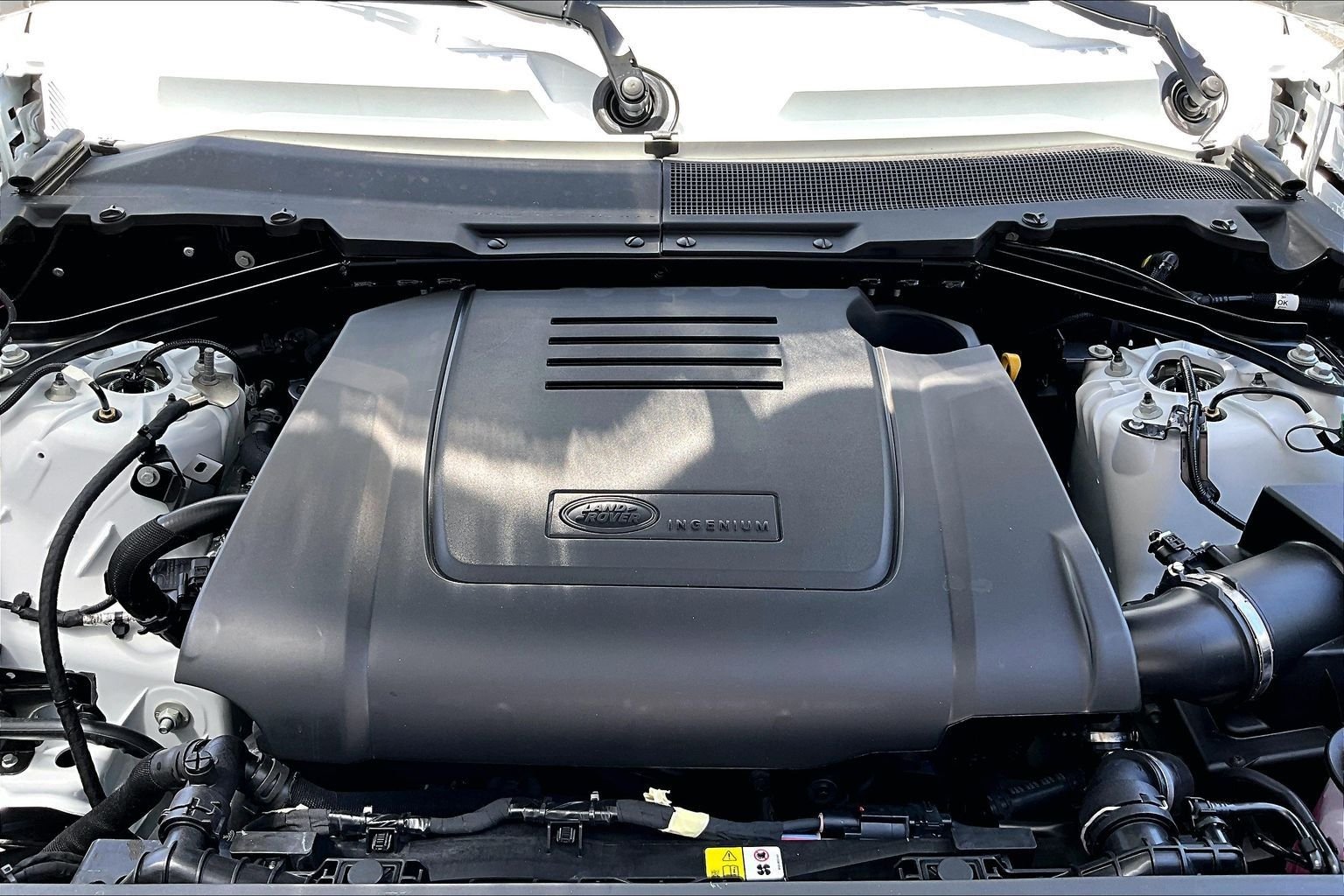 New 2026 Fuji White Land Rover S image 11