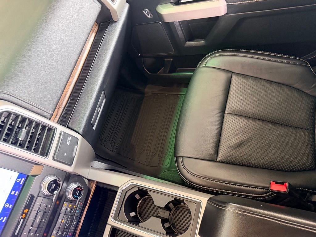 Used 2020 White Ford Lariat image 25