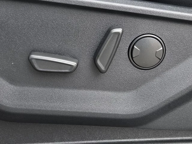 New 2026 Oxford White Ford F-250® Lariat® image 22