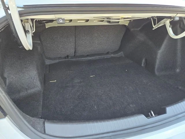 Used 2020 White Chevrolet LT image 23